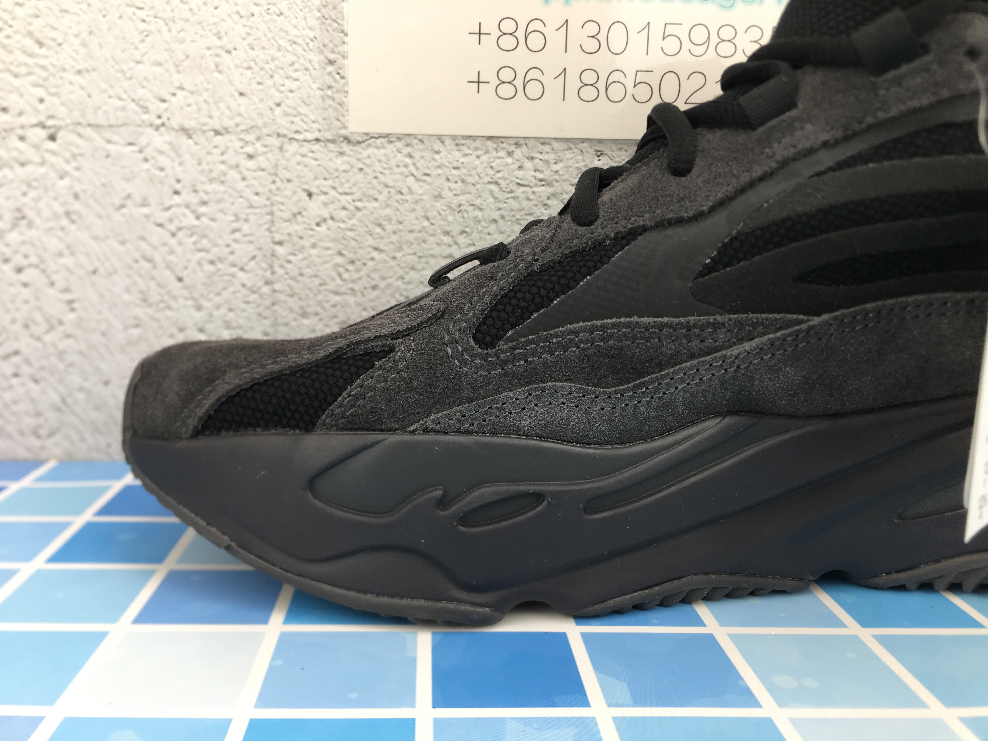 Yeezy Boost 700 V2 Vanta FU6684